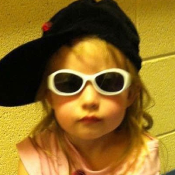 Meet the Posher Other - Meet your Posher, Sophie